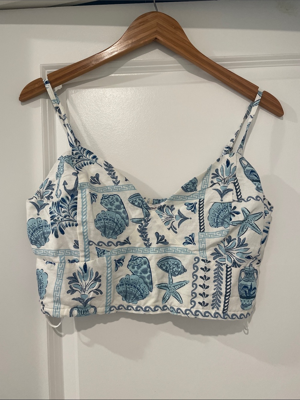 Midnight sun Blue Shell Print Cropped Cami Top large nwt